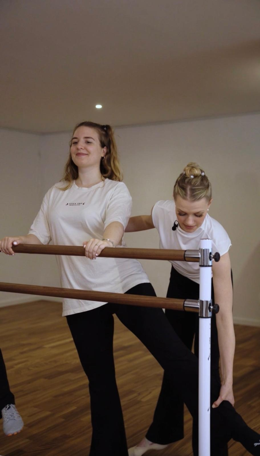 Individuelle Anleitung beim Balletttraining im Studio